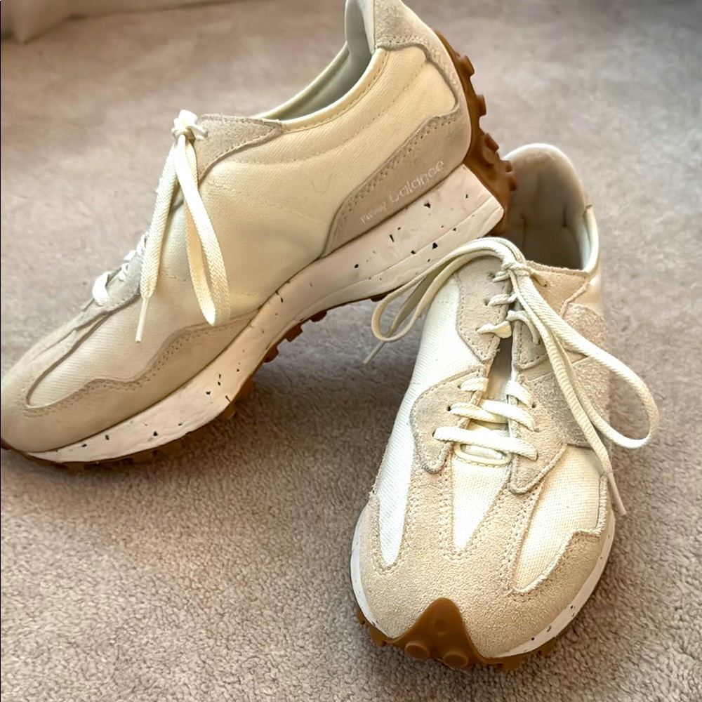 New Balance 327 Size 9 Cream and Tan Sneakers